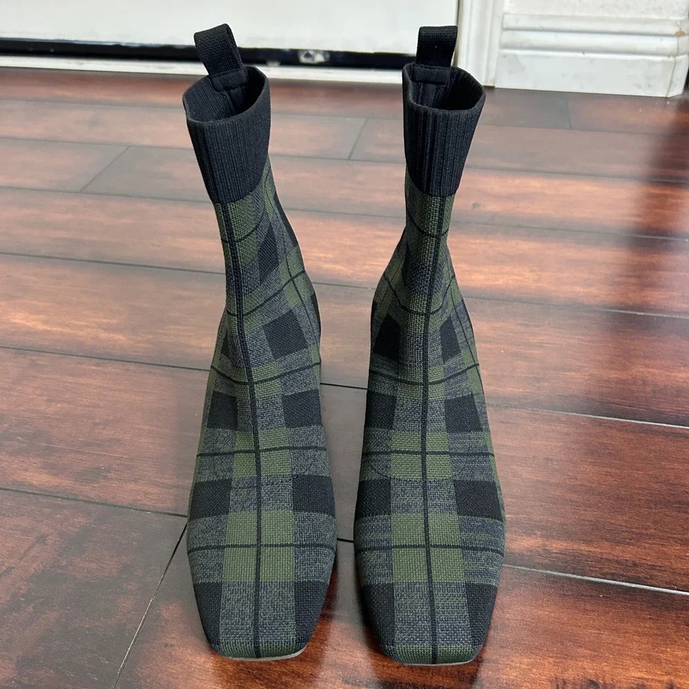 Vivaia Square-Toe Water-Repellent Block Heeled Palid Boots (Regina Pro) size 39